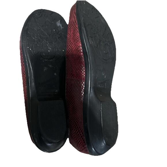 Dansko loafers burgundy textured leather slip on Size 11 U.S/42EU - Picture 6 of 7